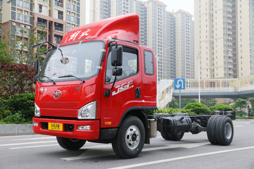 解放 J6F 150马力 5.4米排半厢式轻卡底盘(CA5105XXYP40K2L4E5A84) 卡车图片