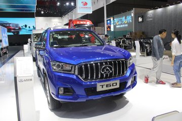 上汽大通 T60 2017款 舒享型 2.4L汽油 143马力 四驱高底盘 小双排皮卡(5MT)