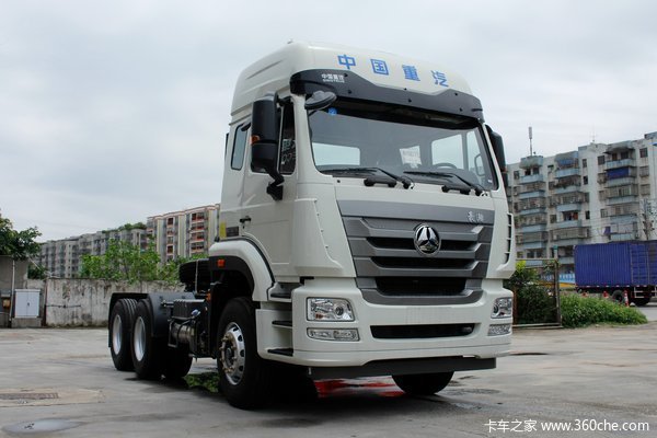 中国重汽 豪瀚J7G重卡 430马力 6X4 LNG牵引车(速比4.42)(ZZ4255V3246E1L)