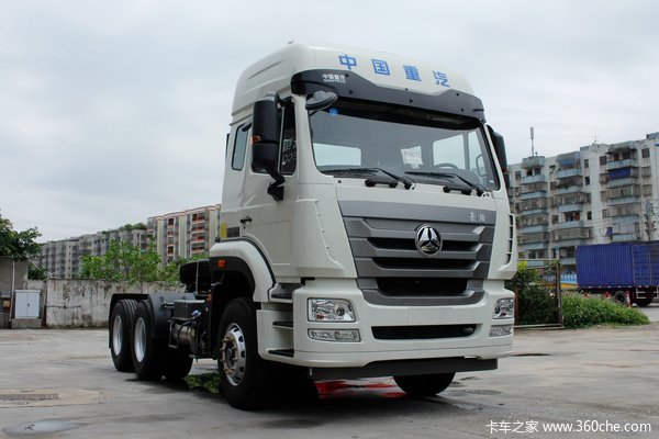 中国重汽 豪瀚J7G重卡 360马力 6X4牵引车(ZZ4255N3246E1)