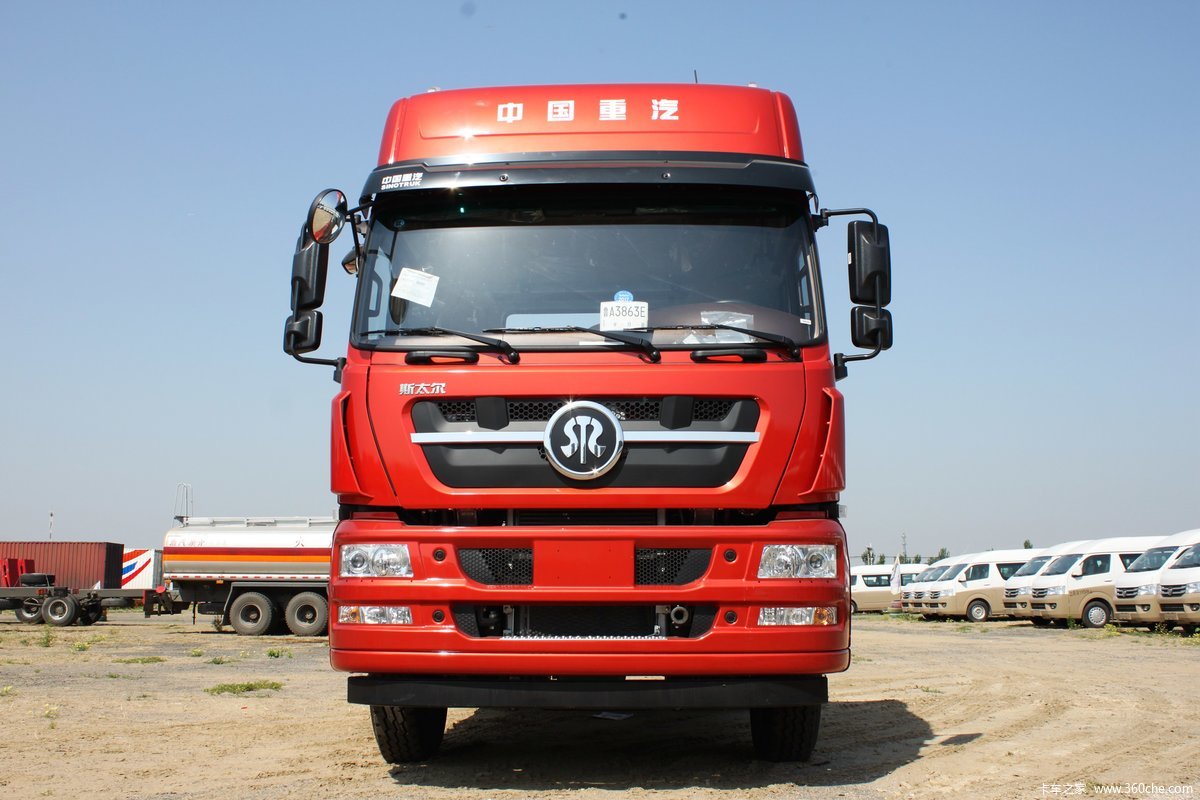 中国重汽 斯太尔D7B重卡 轻量化版 430马力 6X4 LNG牵引车