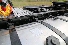 青岛解放 悍V重卡 375马力 6X4牵引车(CA4256P1K2T1E5A80)