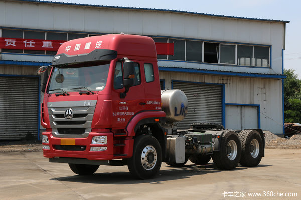 中国重汽 豪瀚J7G重卡 430马力 6X4 LNG牵引车(ZZ4255V3246E1L)