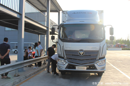 福田 欧马可S5系 210马力 9.78米厢式载货车(BJ5186XXY-A3)