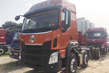 东风柳汽 乘龙H5中卡 240马力 6X2 8.6米仓栅式载货车(LZ5251CCYM3CB)