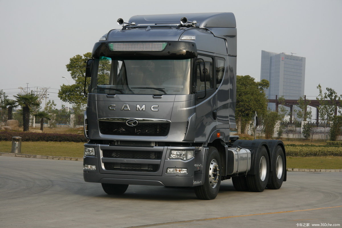 【图】华菱 星凯马h08重卡 340马力 6x4 牵引车(hn4250hp40c2m3)_实拍