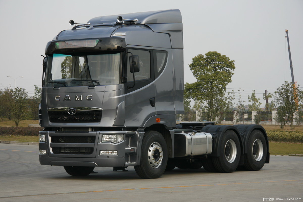 【图】华菱 星凯马h08重卡 340马力 6x4 牵引车(hn4250hp40c2m3)_实拍