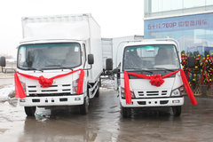 庆铃 700P系列中卡 175马力 4X2 7米厢式载货车(QL5100XTPAR)