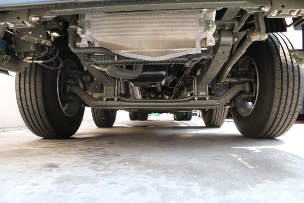 52米厢式载货车(zz5316xxyn466ge1)底盘图片