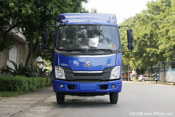 东风柳汽 乘龙L3 170马力 4X2 5.2米排半栏板载货车(LZ1160M3AB)