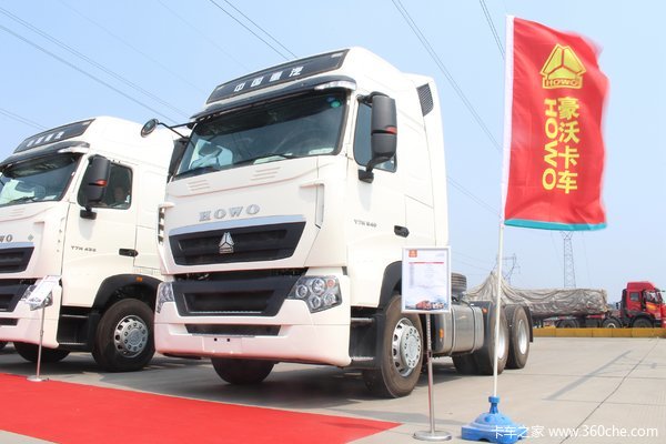 中国重汽 HOWO T7H重卡 430马力 6X4 LNG牵引车(B版)(ZZ4257V384HE1LB)