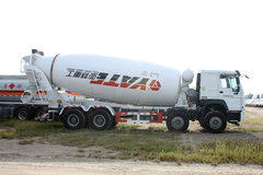 中国重汽 HOWO重卡 380马力 8X4 5.5方混凝土搅拌车底盘(ZZ1317N3667E1)