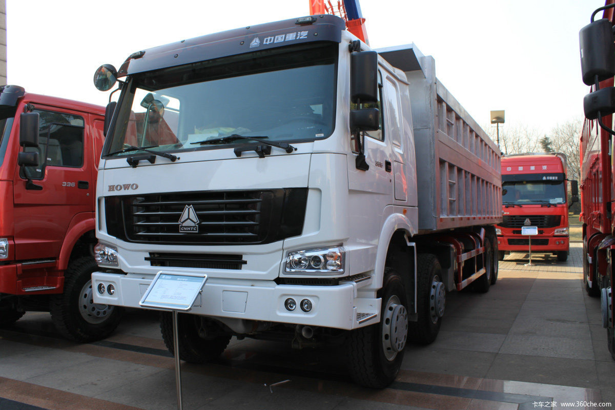 中国重汽 HOWO重卡 266马力 8X4 6.5米自卸车