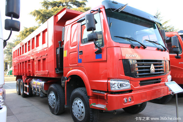 中国重汽 HOWO重卡 300马力 8X4 6.2米自卸车(ZZ3317M2867C1)