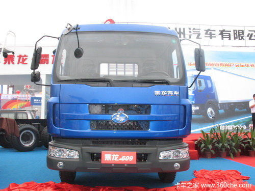 东风柳汽 乘龙中卡 210马力 6X2 9.6米仓栅式载货车(LZ5252XXYRCS)