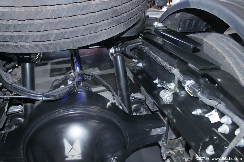 【图】江铃重汽 威龙重卡 365马力 4x2牵引车(sxq4180j1a2d5)_实拍
