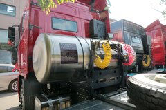 联合卡车 U400重卡 400马力 6X4 LNG牵引车(SQR4252N6ZT4)