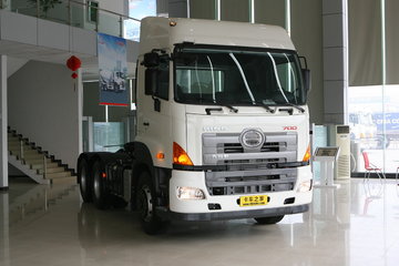 广汽日野 700系列重卡 450马力 6X4 牵引车(YC4250SS1EK)