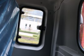 领航H 载货车驾驶室                                               图片
