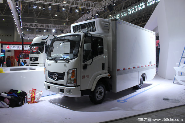 东风华神 T1 4.5T 4.1米单排纯电动冷藏车(EQ5045XLCTBEV)