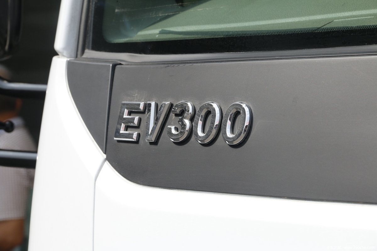 綯  EV300 4.5T 4.13׵Ŵ綯ʽῨ(EQ5040XXYACBEV7)99.8kWh