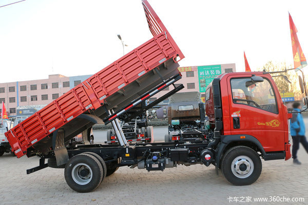中国重汽HOWO 悍将 129马力 4X2 4.15米自卸车(万里扬5挡)(ZZ3047G3415E143)