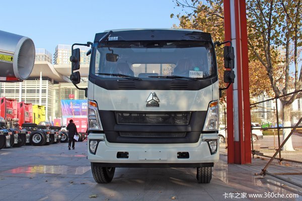 中国重汽HOWO G5X中卡 220马力 6.75米排半厢式载货车(国六)(速比4.11)(ZZ5187XXYK521DF1)