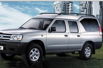 2011款郑州日产 东风锐骐 标准型 2.5L柴油 双排厢式皮卡