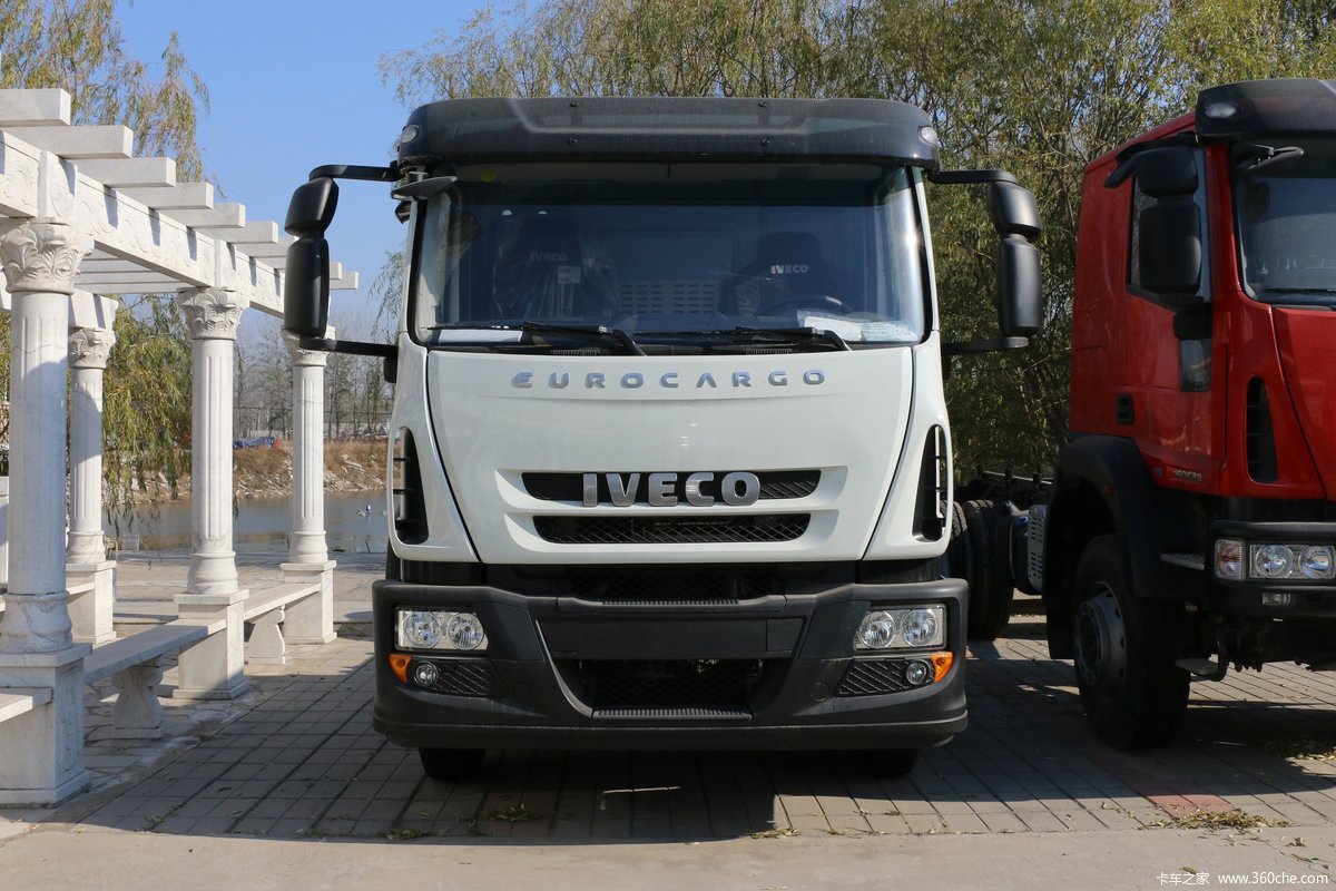 依维柯 Eurocargo系列重卡 251马力 单排载货车底盘