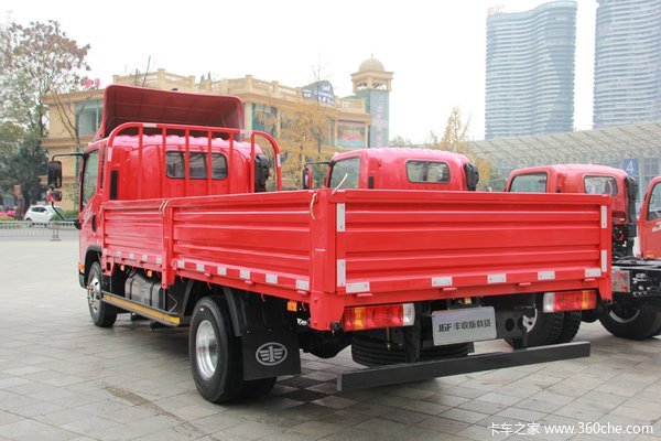 优惠 0.7万 解放J6F载货车促销中