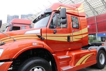 一汽柳特安捷l5r重卡420马力6x4长头牵引车ca4255k2e5r5t1a92