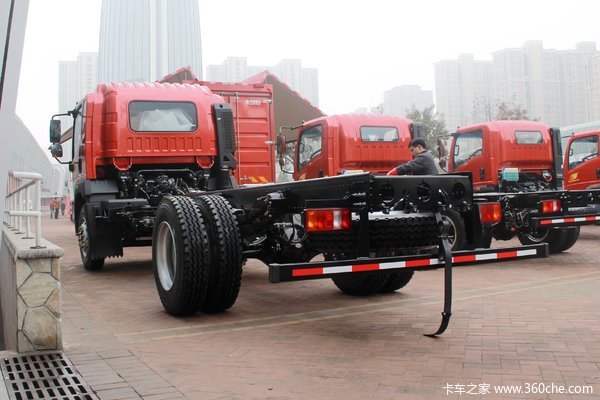 中国重汽HOWO G5X中卡 220马力 8.15米厢式载货