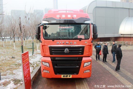 中国重汽 汕德卡SITRAK C7H重卡 430马力 6X4 LNG牵引车(MCP16后桥)(ZZ4256V384HE1LB)
