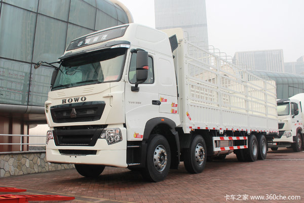 中国重汽 HOWO T6G 绿通版 380马力 8X4 9.5米仓栅式载货车(ZZ5317CCYN466WE1)