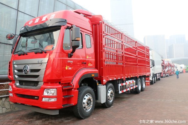 中国重汽 豪瀚J7G重卡 轻量化版 400马力 8X4 9.6米LNG载货车(ZZ5315CCYN4666E1L)