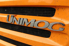 奔驰 Unimog系列 178马力 4X4越野卡车(型号U4000)