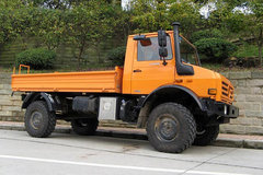 奔驰 Unimog系列 178马力 4X4越野卡车(型号U4000)