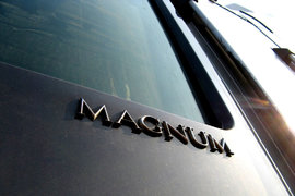 雷诺Magnum 牵引车外观                                                图片