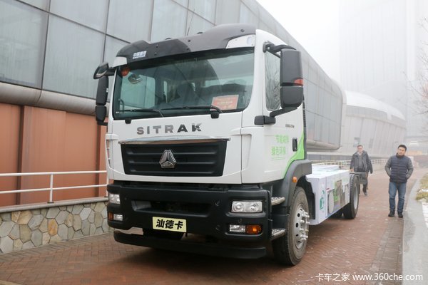 中国重汽 汕德卡SITRAK C5H中卡 210马力 4X2 混合动力载货车底盘(ZZ1186N451GE1PHEV)