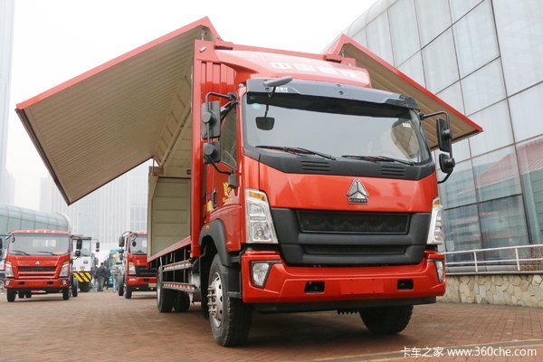 中国重汽HOWO G5X中卡 245马力 6.75米排半翼开启厢式载货车(国六)(ZZ5187XYKK561DF1B)