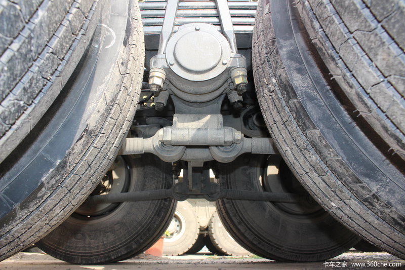 【图】东风商用车 天龙重卡 启航版 450马力 6x4牵引车(485后桥)(dfh