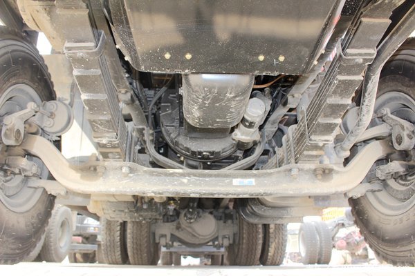 东风天龙自卸车底盘图片