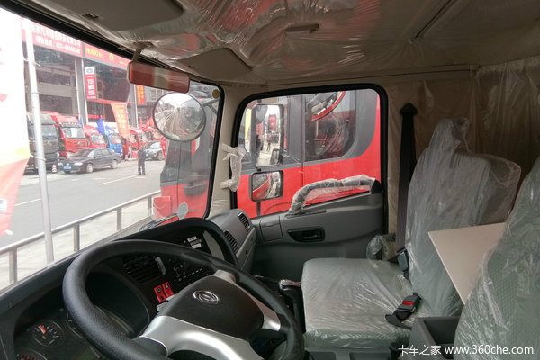 东风特商 140马力 4x2 4.2米自卸车(eq3040gfv)驾驶室图片