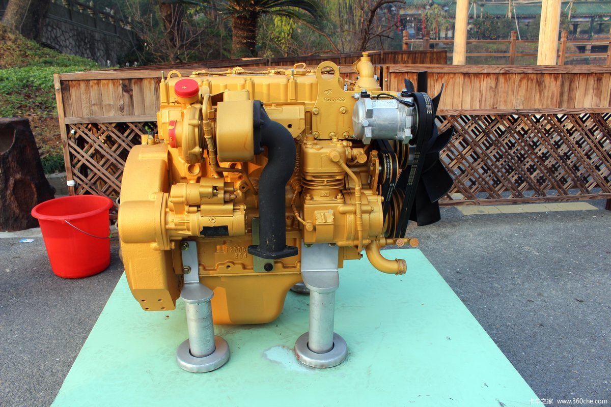 【图】玉柴yc4fa130-50 130马力 3l 国五 柴油发动机_实拍图片_559711