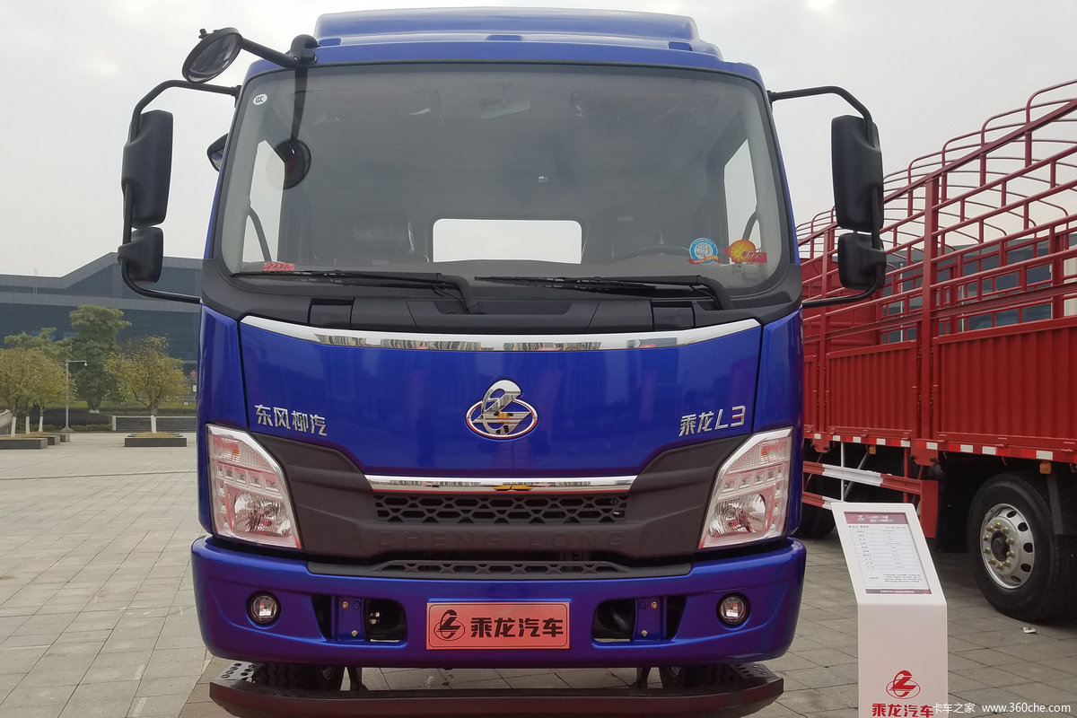 东风柳汽 乘龙L3 160马力 4X2 5.2米排半栏板载货车