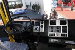 江铃重汽 远威重卡 350马力 8X4 7.6米LNG自卸车(SXQ3310M7N-4)
