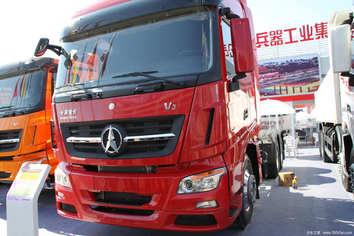 北奔 V3重卡 336马力 6X4 牵引车(轻量化)