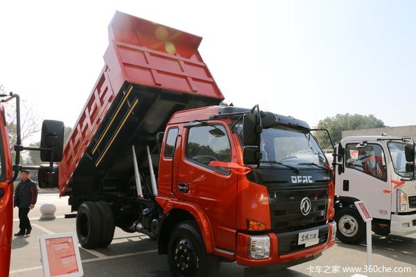在新型疫情来临之际  他们都在干些什么