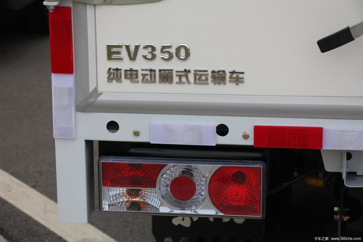 綯  EV350 4.5T 4.13׵Ŵ綯ʽῨ(EQ5040XXYACBEV7)99.8kWhװ