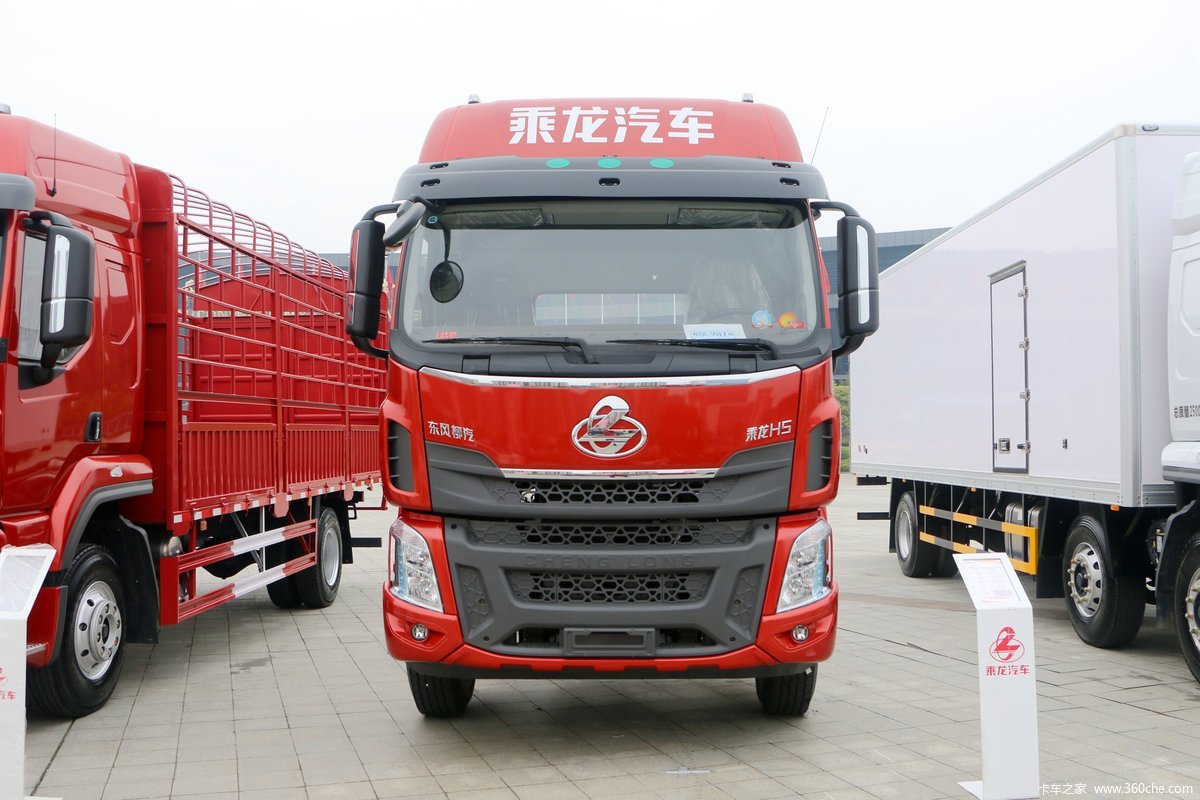 东风柳汽 乘龙H5中卡 220马力 6X2 9.7米厢式载货车